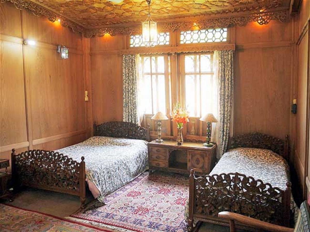 New Jersey Houseboats Hotel Nagin Bagh Room photo